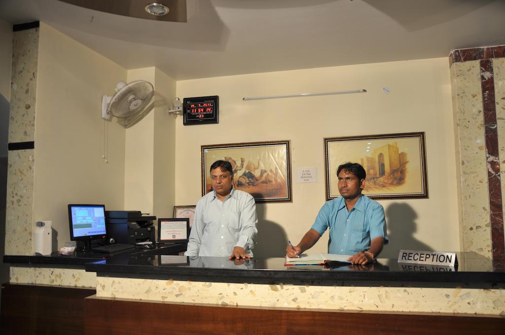 Hotel Metro Jaipur Bagian luar foto