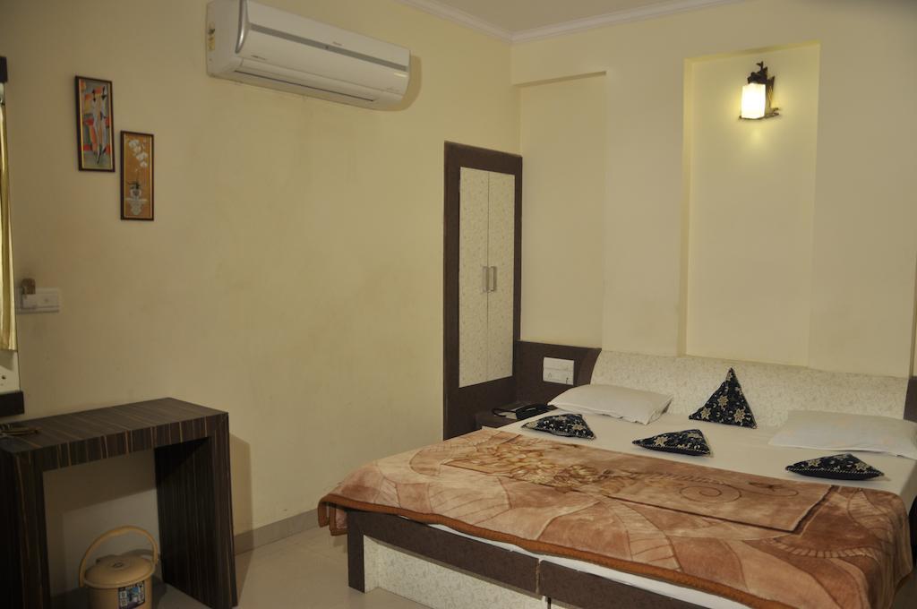 Hotel Metro Jaipur Bagian luar foto