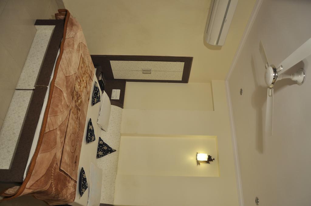 Hotel Metro Jaipur Bagian luar foto