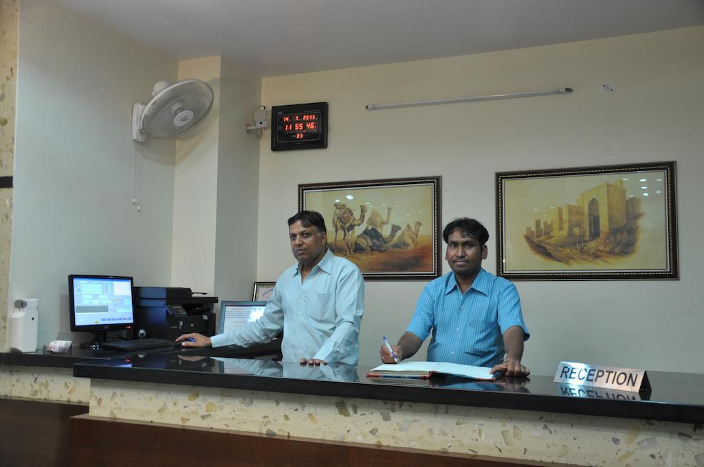 Hotel Metro Jaipur Bagian luar foto